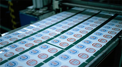 Pengawal laser ini membuka peluang baru untuk pemotongan laser.