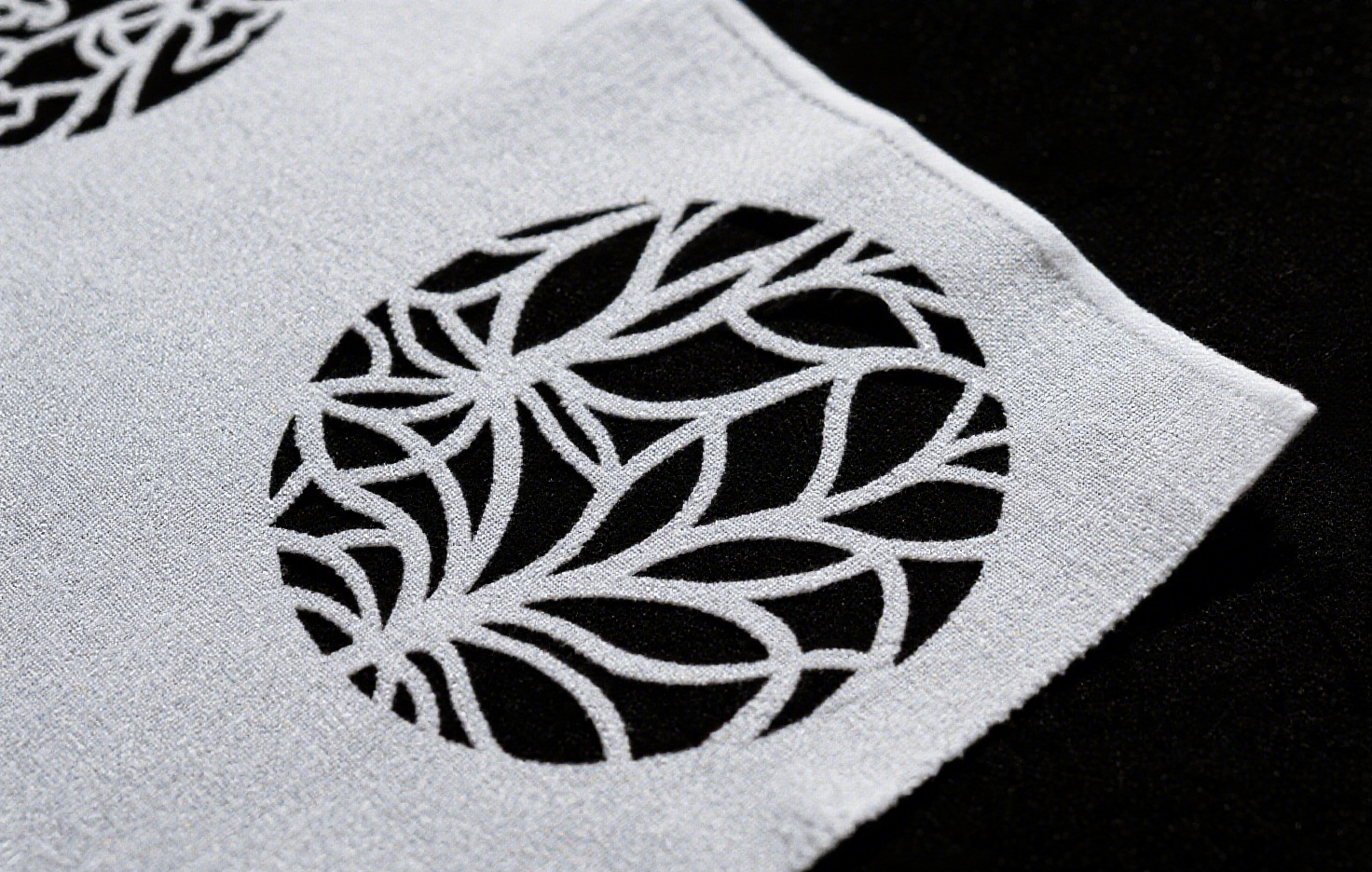 Apakah sistem kawalan pemotongan laser serat?